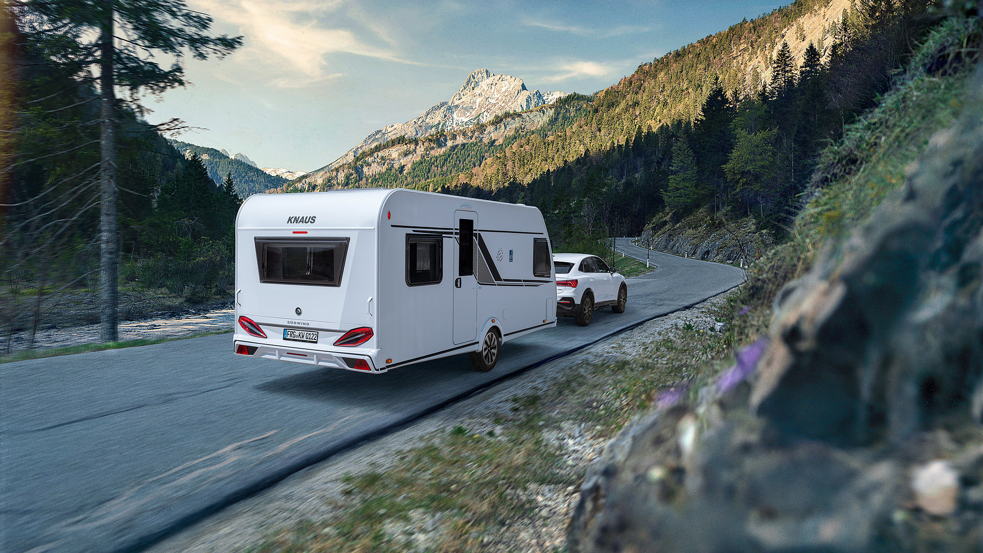 KNAUS SÜDIND 60 YEARS IC Fahrt Berge